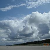Chmury, morze i plaża......