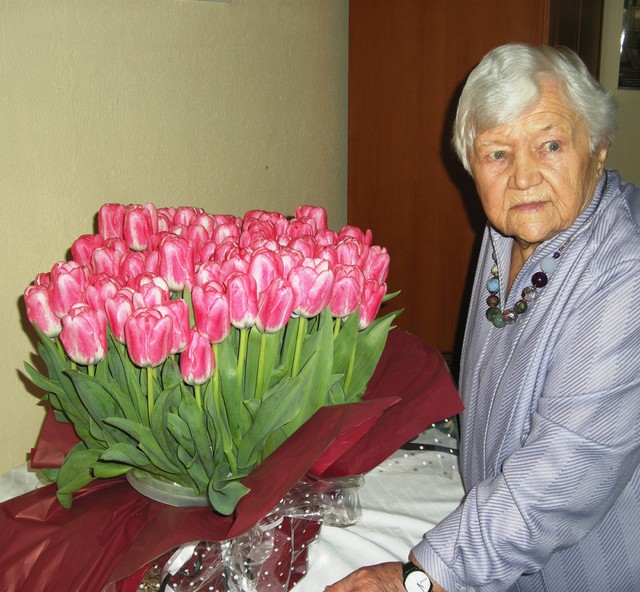 102 lata  i tyleż tulipanów!!!!!!!
