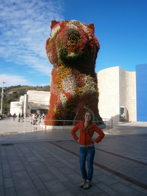 Bilbao, przed muzeum Guggenheima