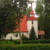 Wiejski kościół w Manowie