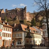 ...ruiny zamku...górują nad miastem.....Heidelberg