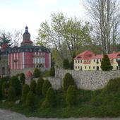 Mini zamek w Książu