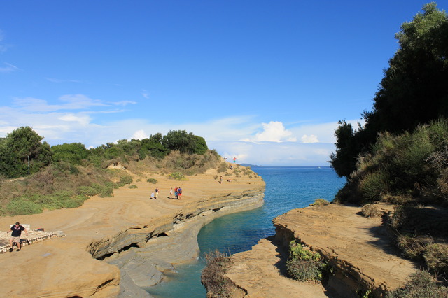 Klifowe  wybrzeże  na  północy  Corfu