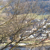 Widok z drogi na miasteczko Einruhr